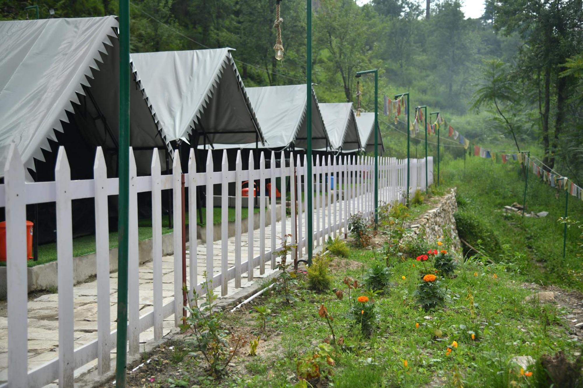 Himtrek Riverside Camps, Kasol Buitenkant foto